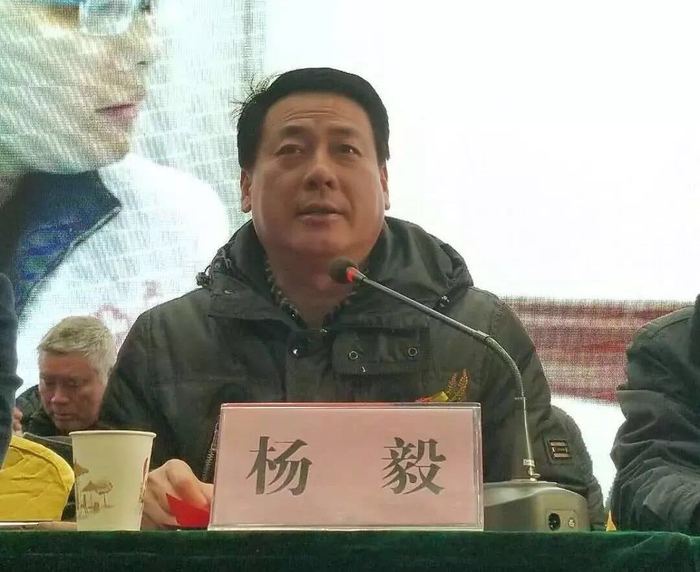 新野县景仁堂医院隆重召开行风监督委员会成立大会